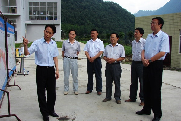 贺书田到略阳调研党风廉政建设